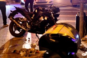 Motosikletle otomobil çarpıştı: 1 yaralı