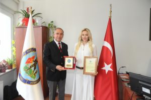 Konser geliri Mehmetçik ve Polis vakfına