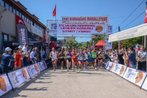 Bursa Karacabey'de 14. Uluslararası Leylek Koşusu nefesleri kesti