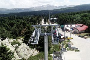 Bursa'da ''Korkusuz kahramanlar''ın halatlar üzerindeki tehlikeli mesaisi