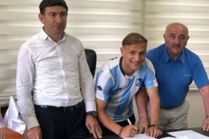 Yuvayı reddetti, Erzurum'a gitti