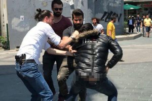 İstanbul'da montla geldi, para dağıttı, gözaltına alındı!