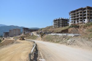 Bursa'da asfalt ve yol hamlesi devam ediyor