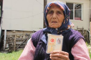Yaşını kendi bile bilmiyor! Yılan girdi karnıma ölmedim