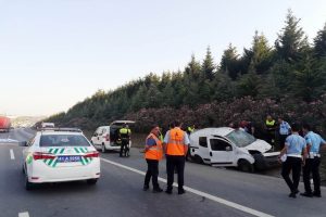 Polisten kaçan hırsızlar kaza yaptı: 1 ölü, 1 yaralı