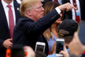 Trump hakkında flaş iddia! 'Defalarca işgal etmeyi önerdi'