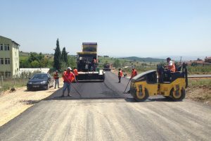 Bursa Yenişehir'de yol yapım faaliyetleri sürüyor