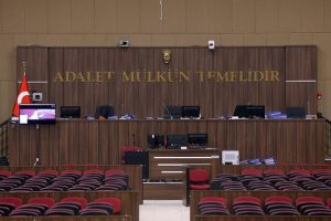 'Soru sızdırmaktan' aranan FETÖ şüphelisine tutuklama
