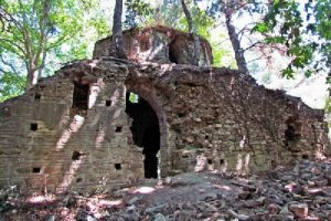 Tarihi manastır yıkılmaktan kurtarıldı