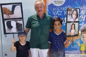 Dede ve torunlarından Leyla ve Eylül için sessiz eylem