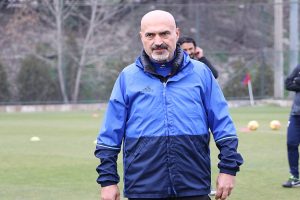 Açıkgöz veda etti