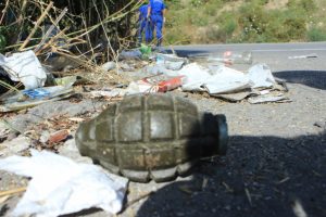 Tır parkında el bombası bulundu
