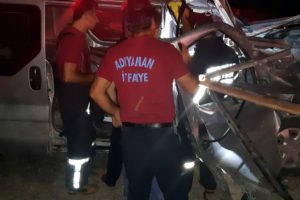 Demir parçası minibüsün içine girdi: 1 ölü, 6 yaralı