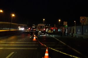 200 metre savrulan motosikletlinin feci sonu!