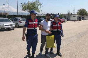 Bursa'da cezaevi firarisi kahvede yakalandı