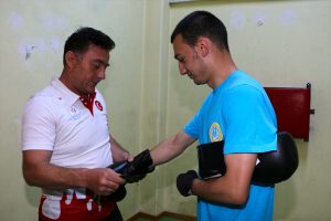 İlahiyatçı boksörün gözü Ay Yıldız'da