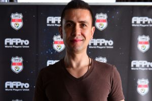 Umutsuz futbolcuya umut aşılayacağız