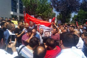 Dolmuşçuların protestosunda gerginlik