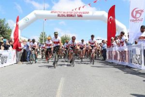 Şehit Ömer Halisdemir için yola çıkacaklar