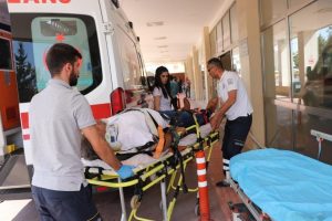 Otomobil yayaya çarptı:1 yaralı