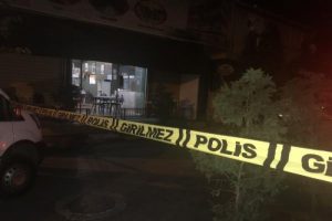 Kafede bıçaklı kavga: 1 ölü