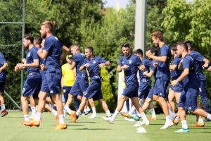 Fenerbahçe hazırlıklarını sürdürüyor