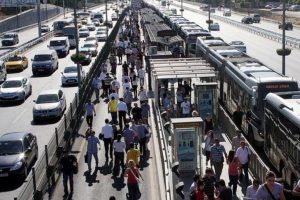 Yılın ilk yarısında metrobüsteki yolcu sayısı 142 milyon oldu