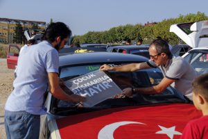 Bursa'da 'Çocuk istismarı ve kadına yönelik şiddete' tepki konvoyu