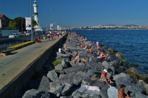 Plaja dönen Sarayburnu sahili havadan görüntülendi