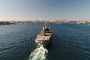 İstanbul Boğazından geçen ABD savaş gemisi havadan görüntülendi