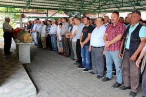 Kaçak ocakta ölen 2 madenci, toprağa verildi