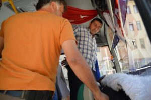 Halk otobüsü şoförü direksiyon başında gözaltına alındı
