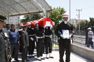 Kıbrıs gazisi Demiröz toprağa verildi