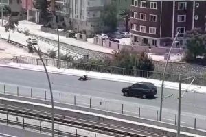 Dilenciden bisikletten düşme taktiği!