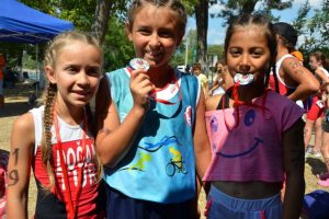 Bursa İznik Triatlonu şampiyonlarına çini madalya