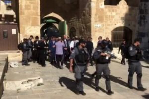 İsrailli vekillerinden Mescid-i Aksa'ya baskın