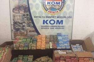 Antalya'da 281 kilo kaçak nargile tütünü ele geçirildi