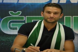 Konyaspor, Ertuğrul Taşkıran ile sözleşme imzaladı