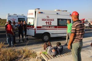 Şanlıurfa'da minibüs devrildi: 11 yaralı