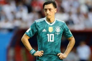 Almanya'da Mesut Özil depremi