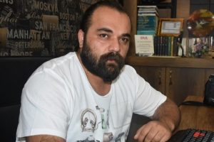 'Damadın' burnunu kıran fotoğrafçı: Bu ülkenin gerçek fotoğrafını çektim