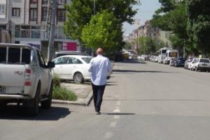 İşadamı Leyla ve Eylül için yürüyor