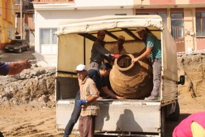 Tarihi caminin hafriyatında dev küp bulundu