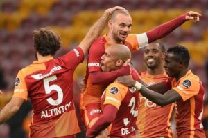Eski Aslan Katar yolcusu