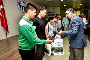 Bursa'da başarılı sporculara ödül