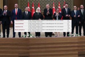 4 bakan vekillikten istifa etti