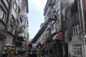 İstanbul Fatih'te korkutan yangın