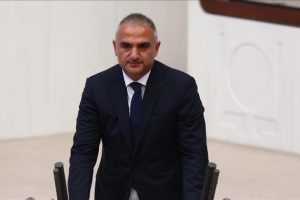 Turizmcilerin 'Bakan Ersoy' sevinci