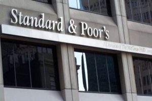S&P: Türkiye'yi yakından izliyoruz