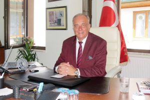 Usta: ''Mudanya esnafı belediye başkanından öcü gibi korkuyor''